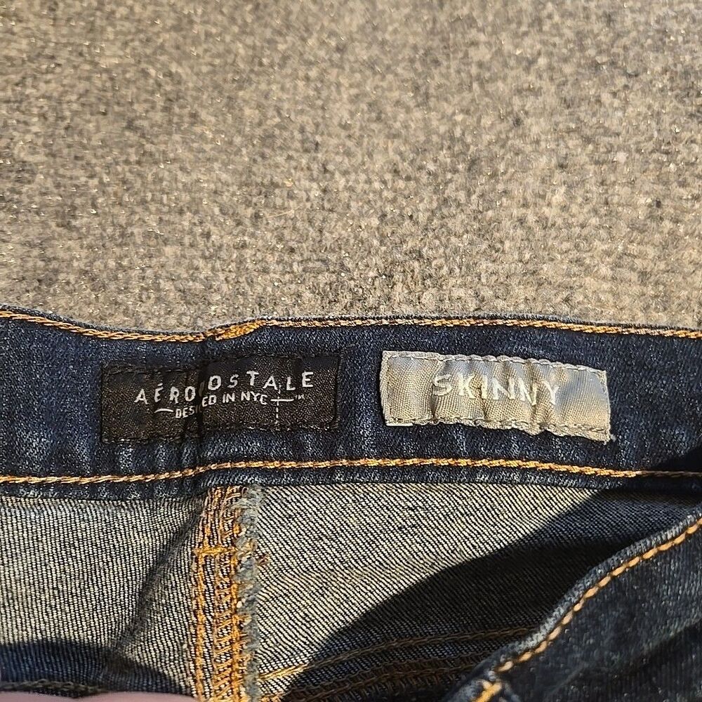 Aeropostale Skinny Denim Jeans Womens Size 8 Blue Distressed Straight - Picture 3 of 10